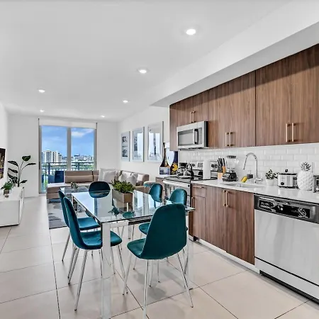 Chic 3 Bed Retreat Mins Brickell With Free Parking Appartement